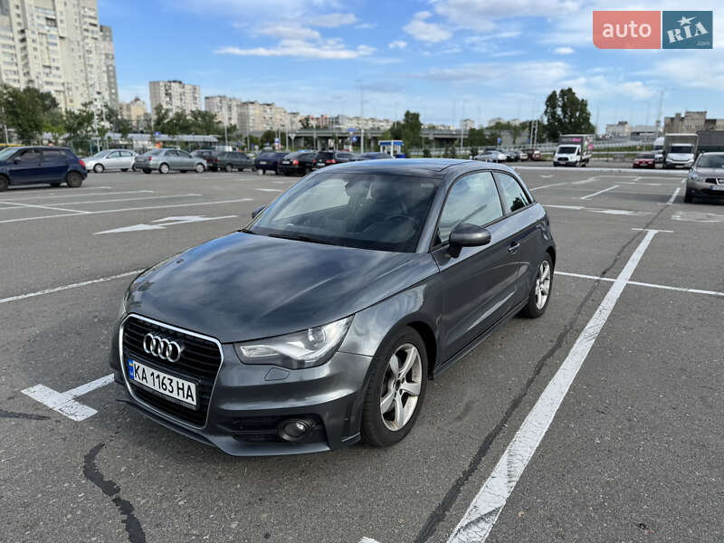 Хэтчбек Audi A1 2011 в Киеве