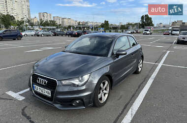 Хэтчбек Audi A1 2011 в 