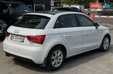 Хетчбек Audi A1 2012 в 
