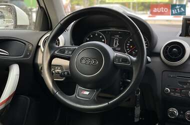 Хетчбек Audi A1 2012 в 