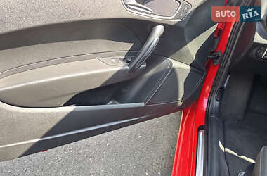 Хэтчбек Audi A1 2011 в 