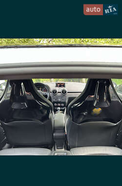 Хэтчбек Audi A1 2011 в 