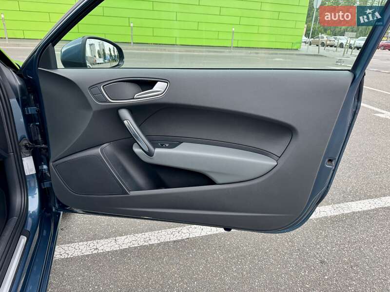 Хэтчбек Audi A1 2015 в Киеве