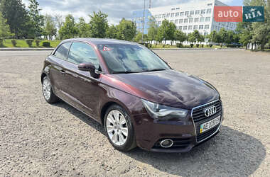 Хэтчбек Audi A1 2011 в 