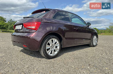 Хэтчбек Audi A1 2011 в 