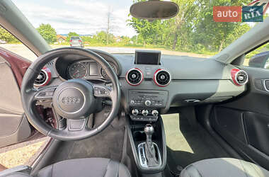 Хэтчбек Audi A1 2011 в 
