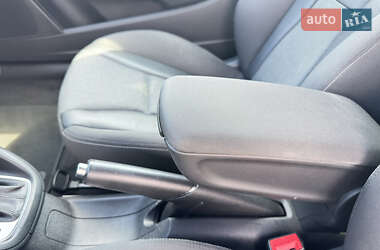 Хэтчбек Audi A1 2011 в 