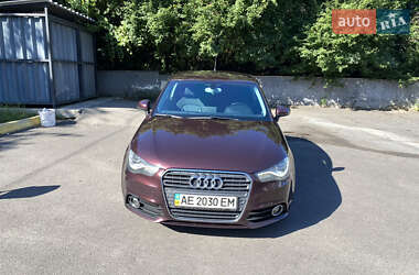 Хэтчбек Audi A1 2011 в 