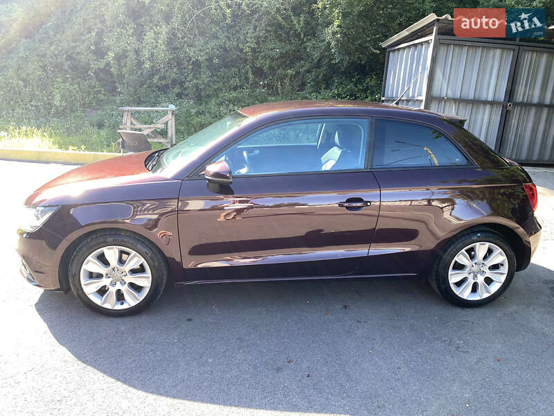 Хэтчбек Audi A1 2011 в Ужгороде