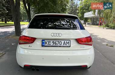 Хэтчбек Audi A1 2013 в 