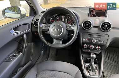Хэтчбек Audi A1 2013 в 