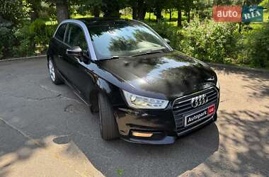 Хэтчбек Audi A1 2015 в 