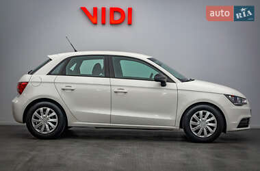 Хэтчбек Audi A1 2013 в 