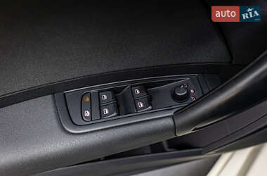 Хэтчбек Audi A1 2013 в 
