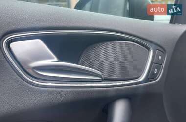 Хэтчбек Audi A1 2011 в 