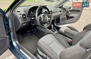 Хэтчбек Audi A1 2015 в 