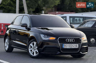 Хэтчбек Audi A1 2012 в 