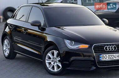 Хэтчбек Audi A1 2012 в 