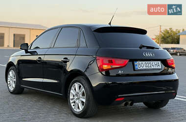 Хэтчбек Audi A1 2012 в 