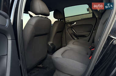 Хэтчбек Audi A1 2012 в 