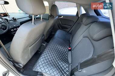 Хэтчбек Audi A1 2012 в 