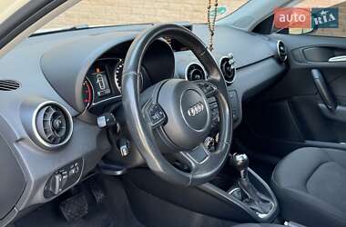 Хэтчбек Audi A1 2012 в 
