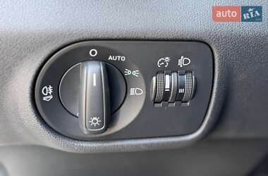Хэтчбек Audi A1 2012 в 
