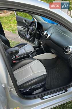 Хэтчбек Audi A1 2013 в 
