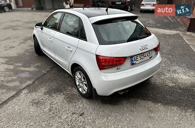 Хэтчбек Audi A1 2012 в 
