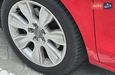 Хэтчбек Audi A1 2011 в 