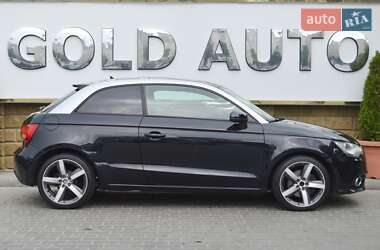Хэтчбек Audi A1 2010 в 