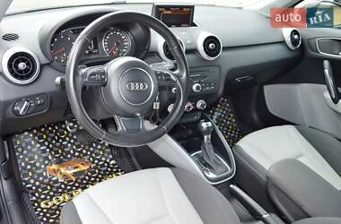 Хэтчбек Audi A1 2010 в 