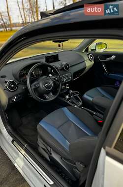 Хэтчбек Audi A1 2015 в 