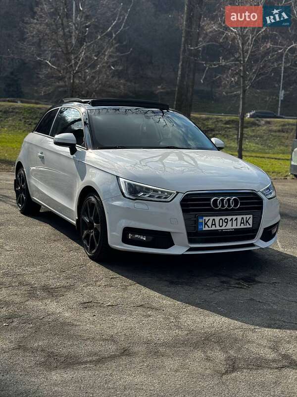 Хэтчбек Audi A1 2015 в Киеве