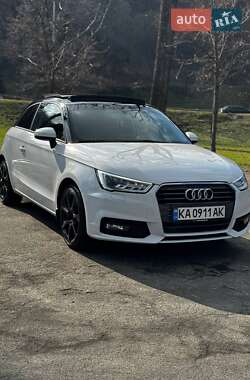 Хэтчбек Audi A1 2015 в 