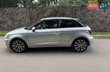Хэтчбек Audi A1 2015 в 