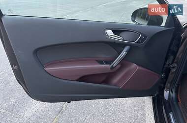 Хэтчбек Audi A1 2012 в 