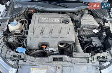 Хэтчбек Audi A1 2012 в 