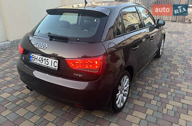 Хэтчбек Audi A1 2013 в 