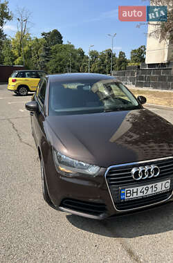 Хэтчбек Audi A1 2013 в 
