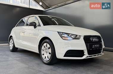 Хэтчбек Audi A1 2013 в 