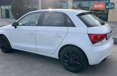 Хэтчбек Audi A1 2013 в 