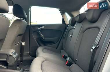 Хэтчбек Audi A1 2013 в 