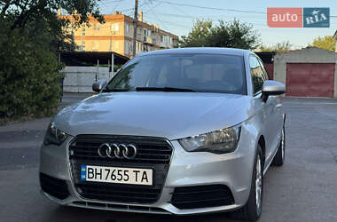 Хэтчбек Audi A1 2011 в 