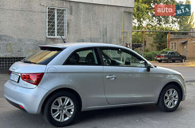 Хэтчбек Audi A1 2011 в 