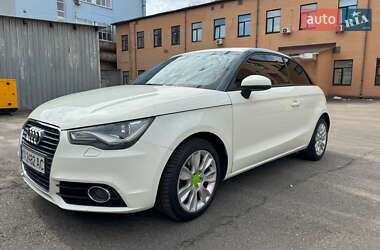 Хэтчбек Audi A1 2012 в 