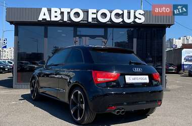 Хэтчбек Audi A1 2011 в 