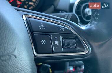 Хэтчбек Audi A1 2011 в 