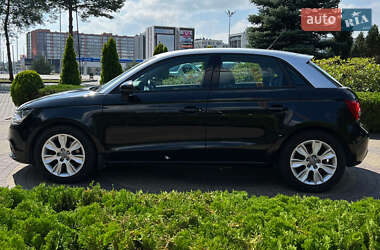 Хэтчбек Audi A1 2012 в 
