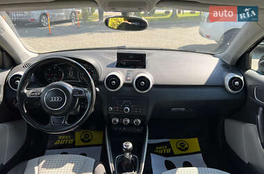 Хэтчбек Audi A1 2012 в 